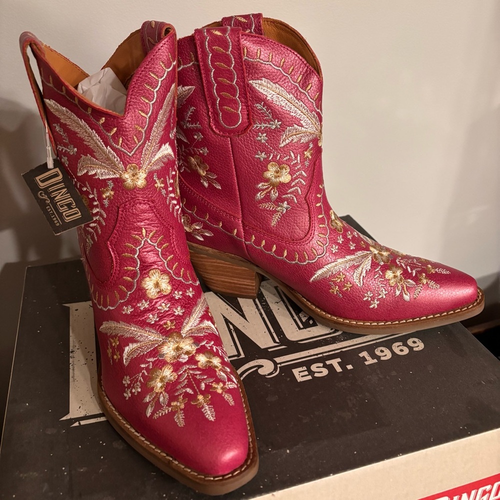 DINGO Primrose Metallic Fuchsia Pink Floral Embroidered Ankle Western Boots 7.5